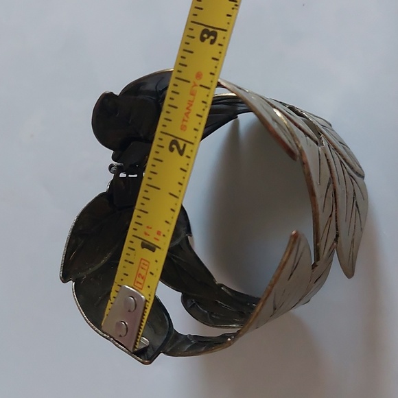 Brass Leaf Designed Hinged Bangle Bracelet - Picture 5 of 8